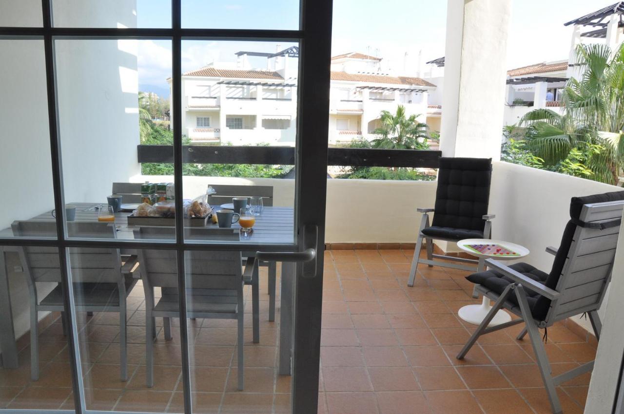 2201-Lovely 2 Bedrooms With Terrace And Pool Манилва Экстерьер фото