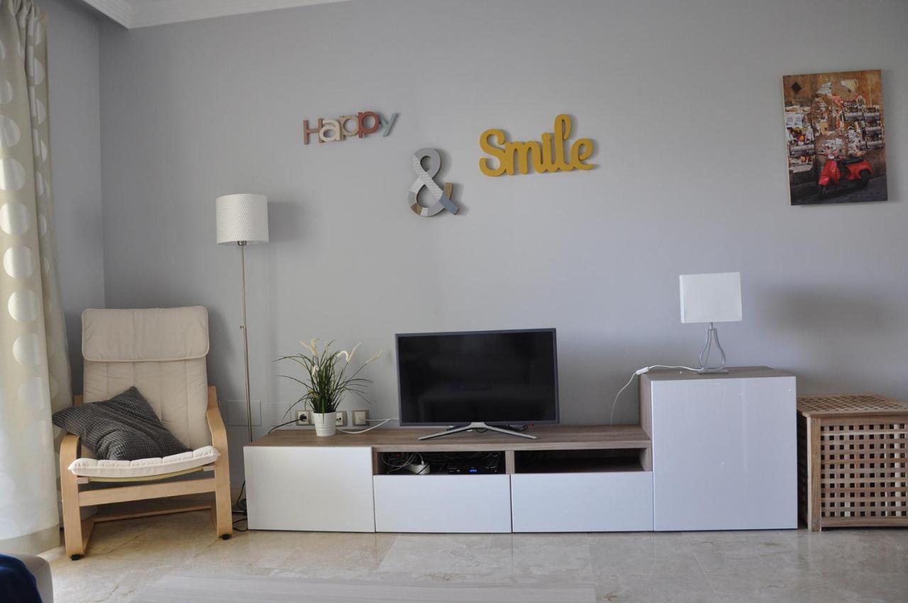 2201-Lovely 2 Bedrooms With Terrace And Pool Манилва Экстерьер фото